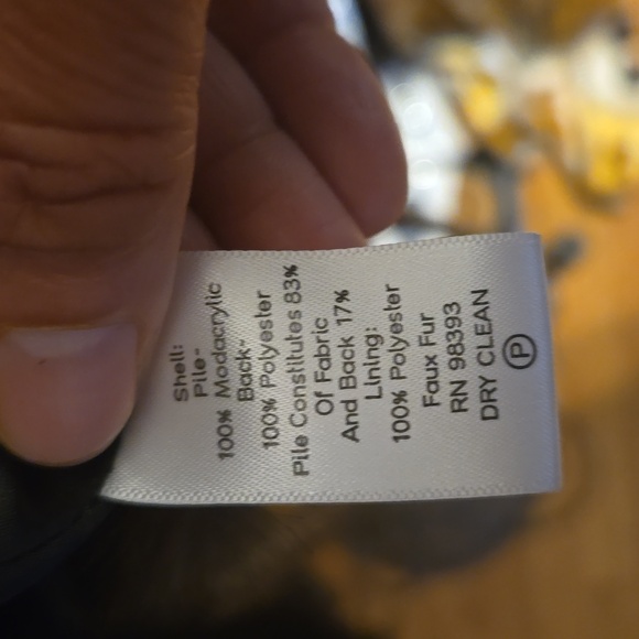 GILI Faux Fur Vest     ✨️ PRE LOVED✨️ - Picture 5 of 9